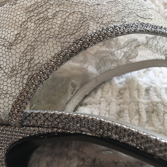 Stuart Weitzman Silver Lace Heel Sandal NWOT 38 - Picture 7 of 8